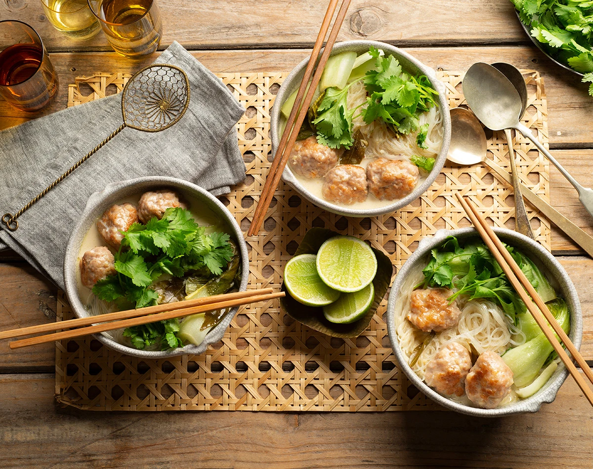 Pork Prawn Balls with Glass Vermicelli in Fragrant Coconut Soup